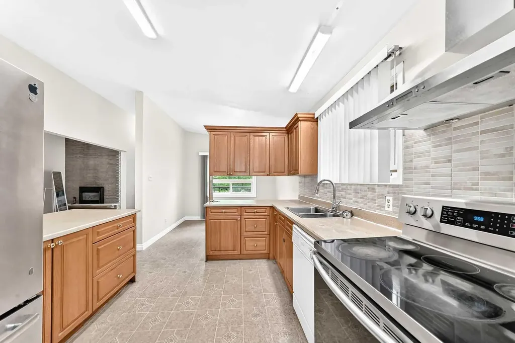 2912 Brentwood Boulevard NW Calgary AB T2l 1J5