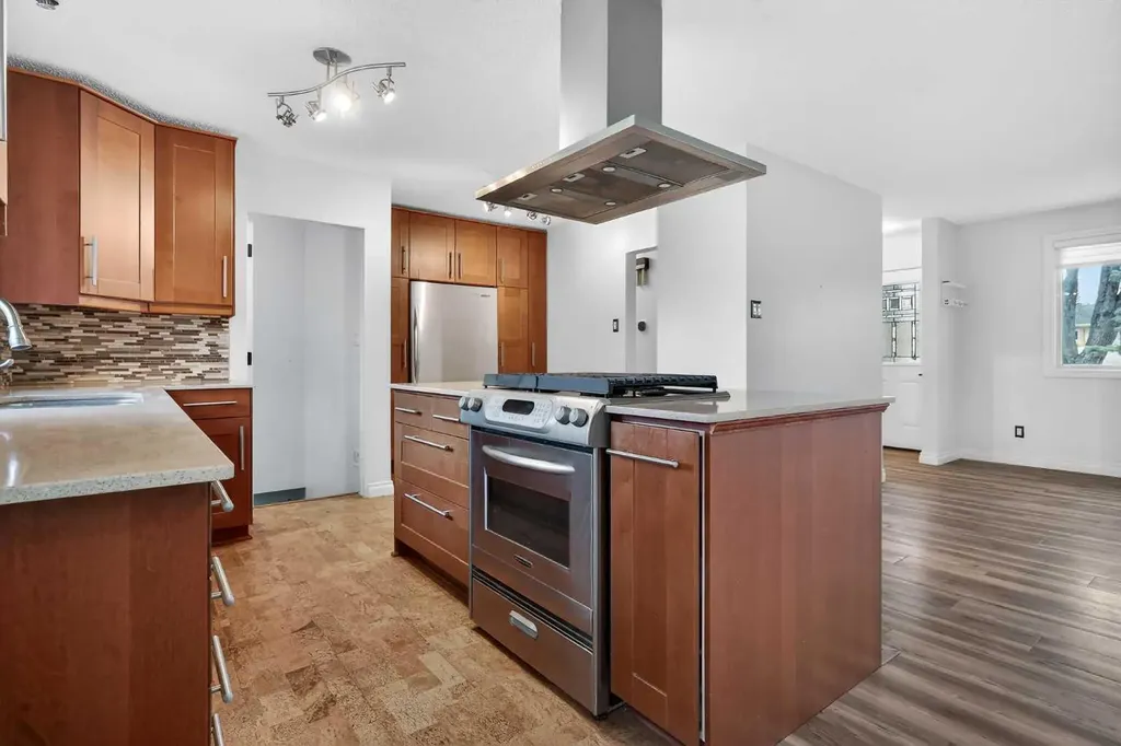 81 Westminster Drive SW Calgary AB T3C 2T2