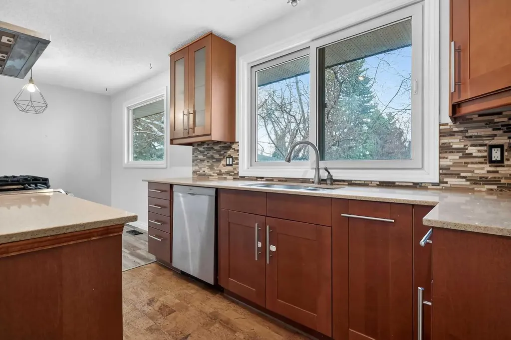 81 Westminster Drive SW Calgary AB T3C 2T2