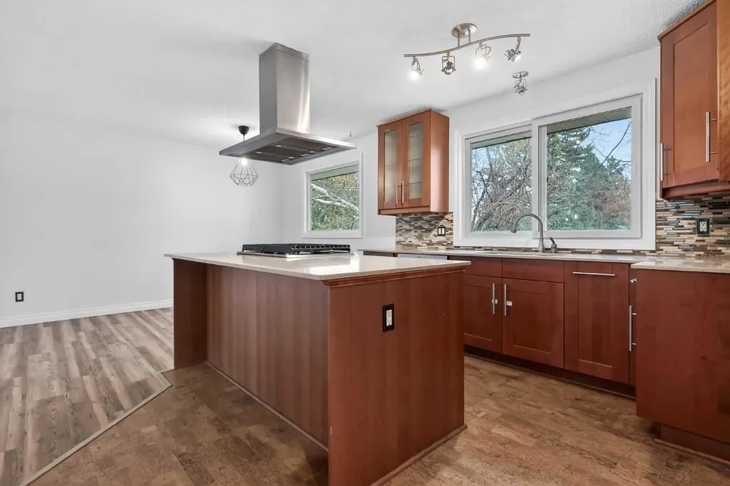81 Westminster Drive SW Calgary AB T3C 2T2