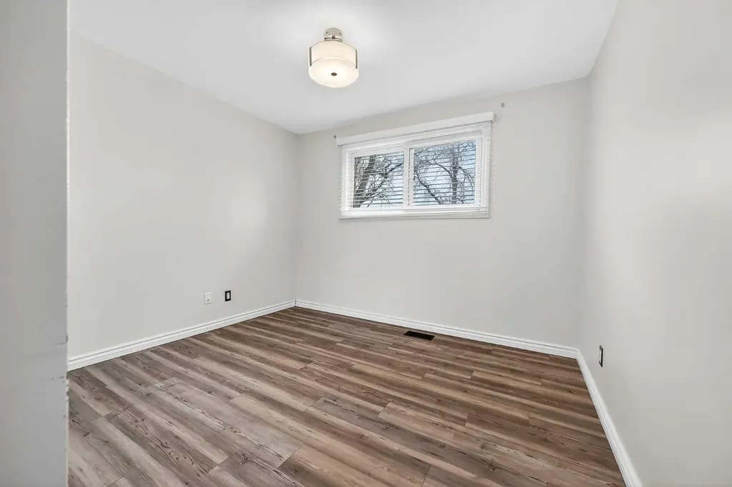 81 Westminster Drive SW Calgary AB T3C 2T2