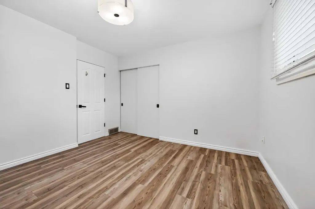81 Westminster Drive SW Calgary AB T3C 2T2