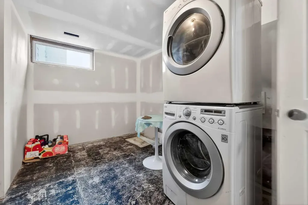 81 Westminster Drive SW Calgary AB T3C 2T2
