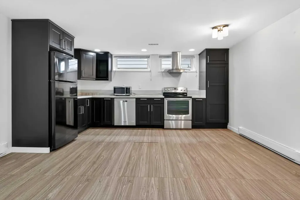 81 Westminster Drive SW Calgary AB T3C 2T2