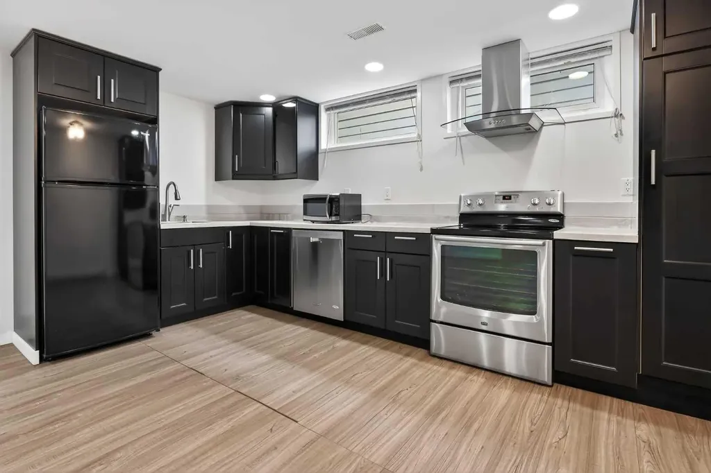 81 Westminster Drive SW Calgary AB T3C 2T2