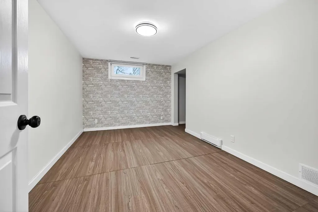 81 Westminster Drive SW Calgary AB T3C 2T2
