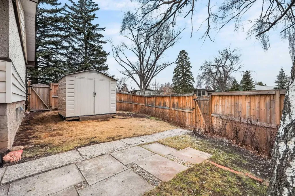 81 Westminster Drive SW Calgary AB T3C 2T2