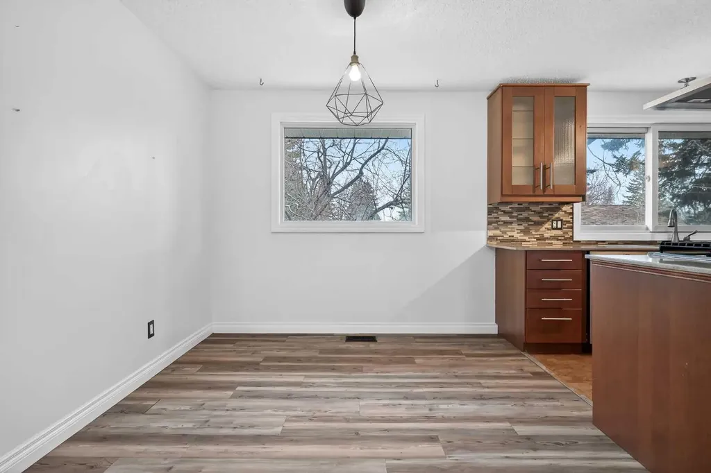81 Westminster Drive SW Calgary AB T3C 2T2