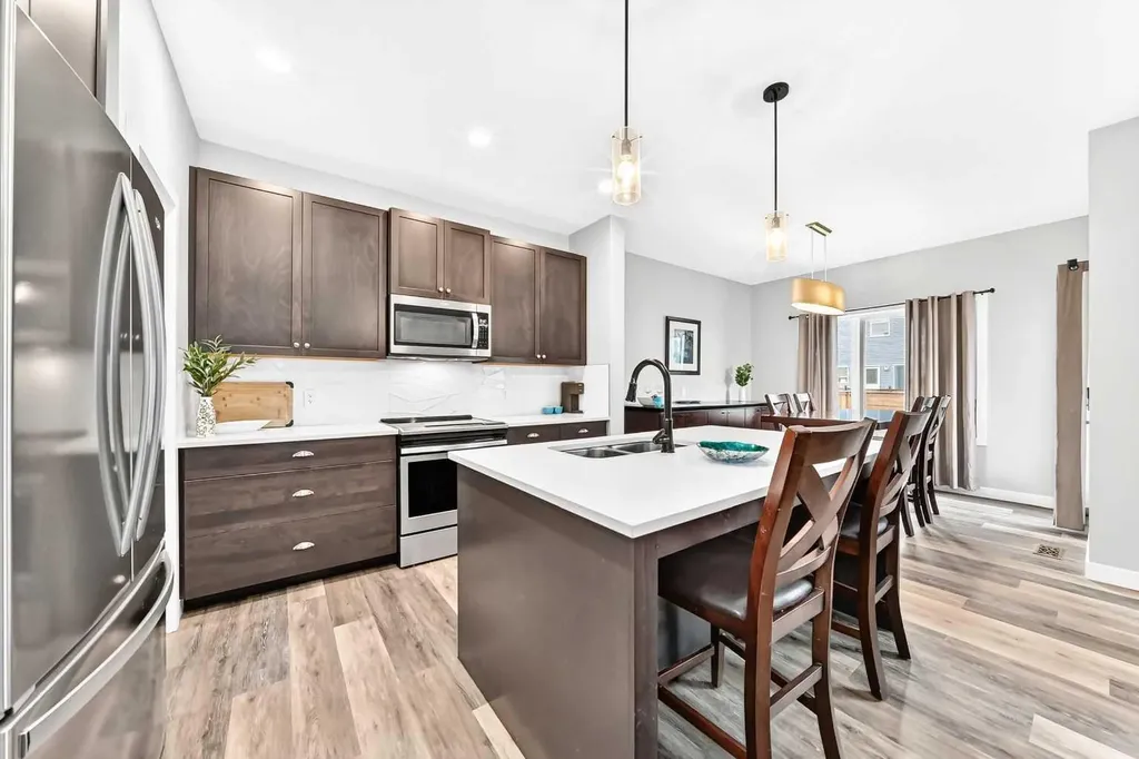 41 Walcrest Way SE Calgary AB T2X 4G4