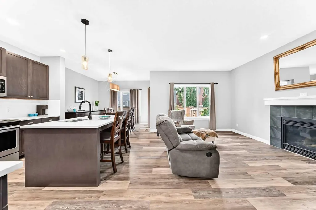 41 Walcrest Way SE Calgary AB T2X 4G4