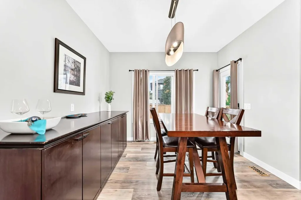 41 Walcrest Way SE Calgary AB T2X 4G4