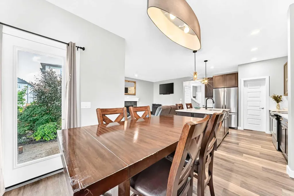 41 Walcrest Way SE Calgary AB T2X 4G4