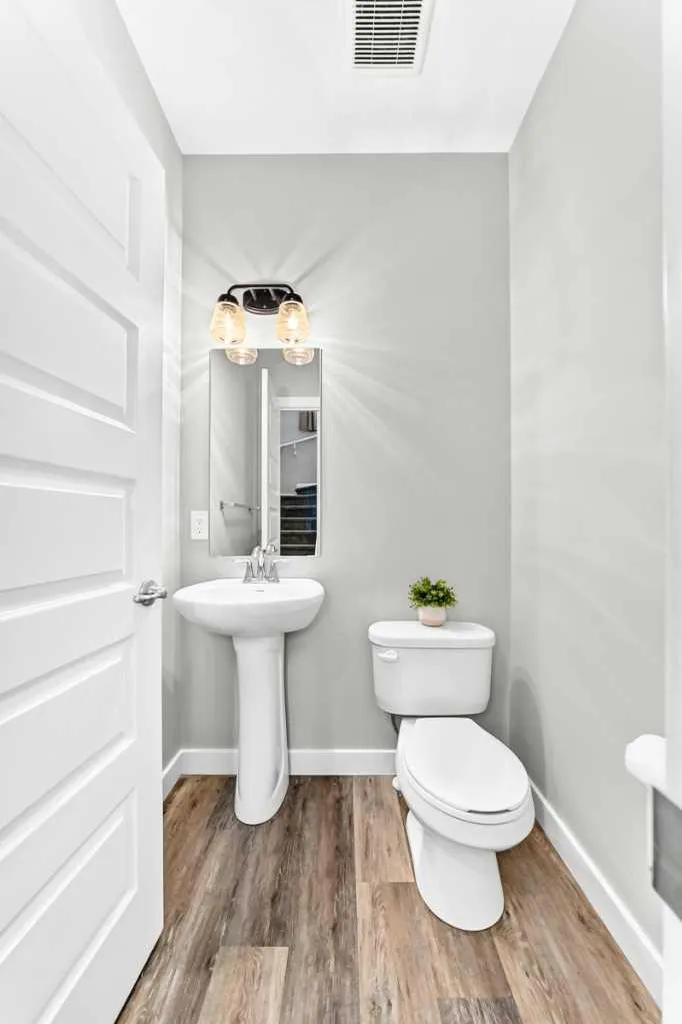 41 Walcrest Way SE Calgary AB T2X 4G4