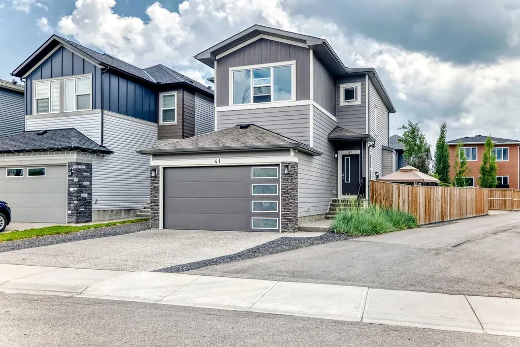 41 Walcrest Way SE Calgary AB T2X 4G4
