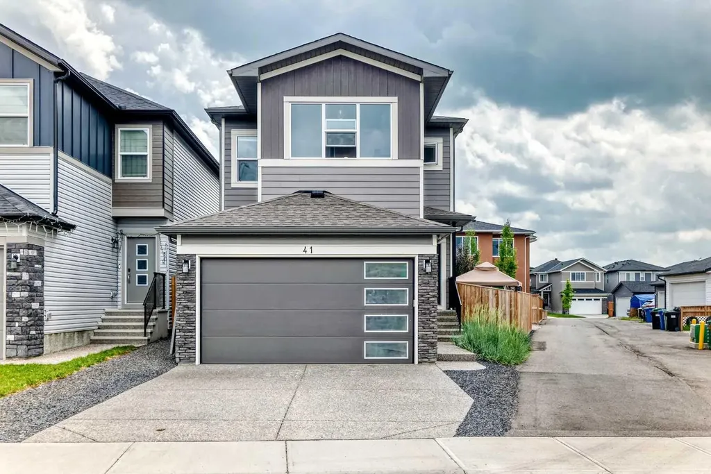 41 Walcrest Way SE Calgary AB T2X 4G4