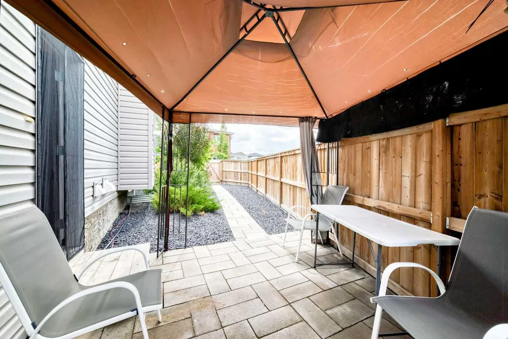 41 Walcrest Way SE Calgary AB T2X 4G4