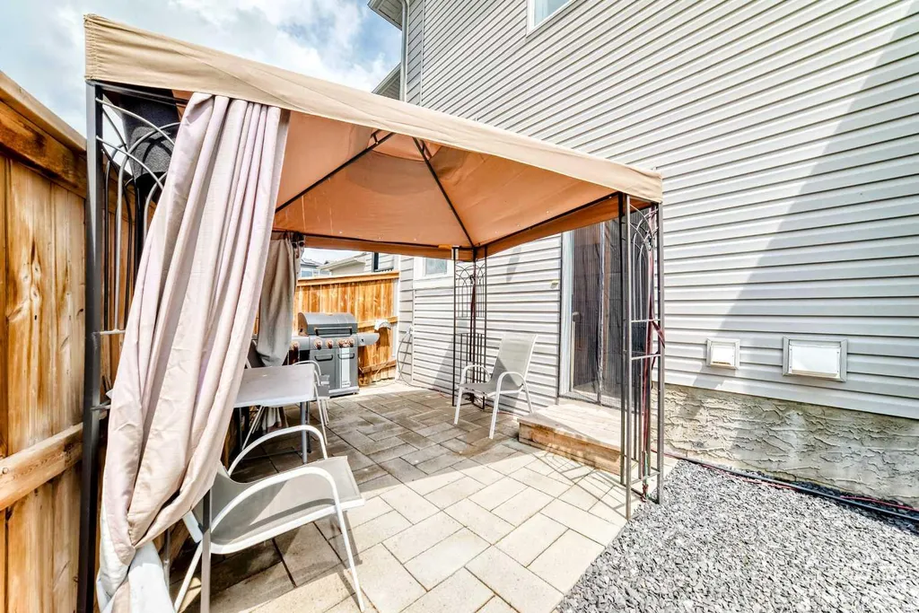 41 Walcrest Way SE Calgary AB T2X 4G4