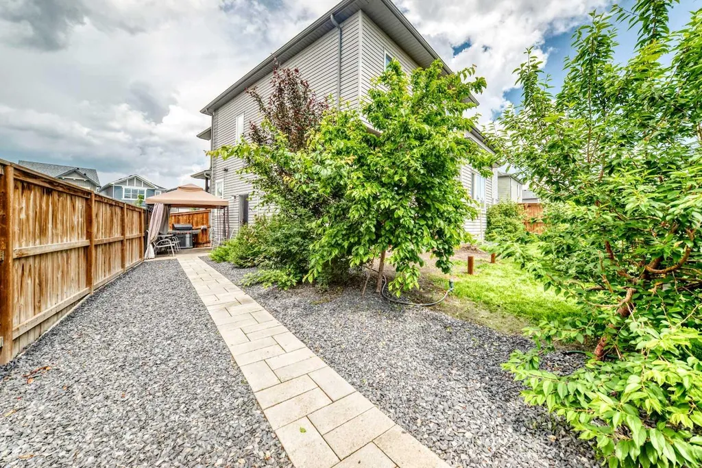 41 Walcrest Way SE Calgary AB T2X 4G4