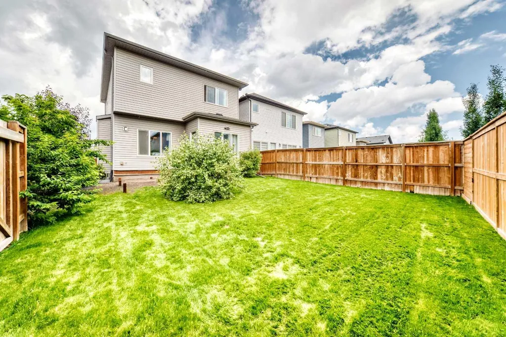 41 Walcrest Way SE Calgary AB T2X 4G4