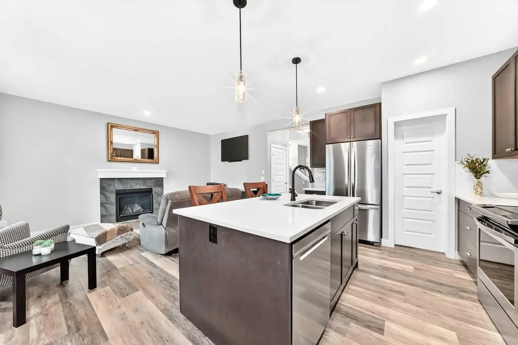 41 Walcrest Way SE Calgary AB T2X 4G4