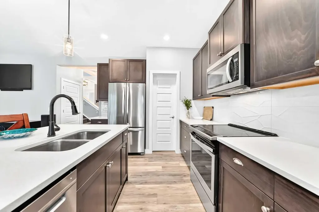 41 Walcrest Way SE Calgary AB T2X 4G4