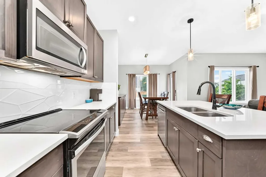 41 Walcrest Way SE Calgary AB T2X 4G4