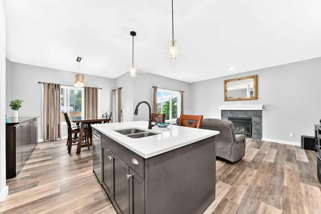 41 Walcrest Way SE Calgary AB T2X 4G4