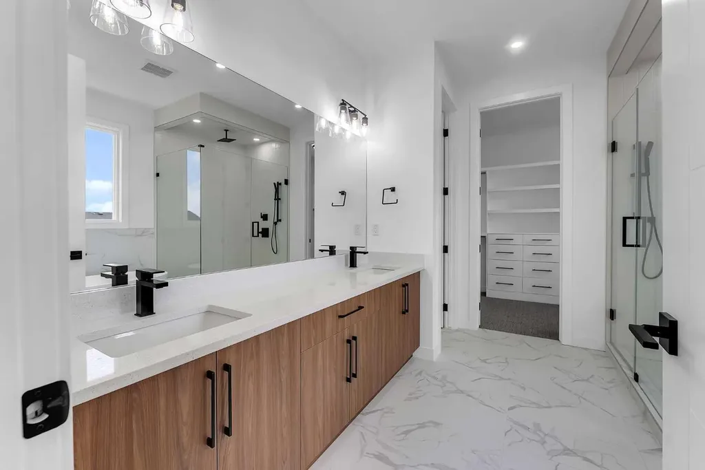 644 Legacy Woods Circle SE Calgary AB T2X 5A8