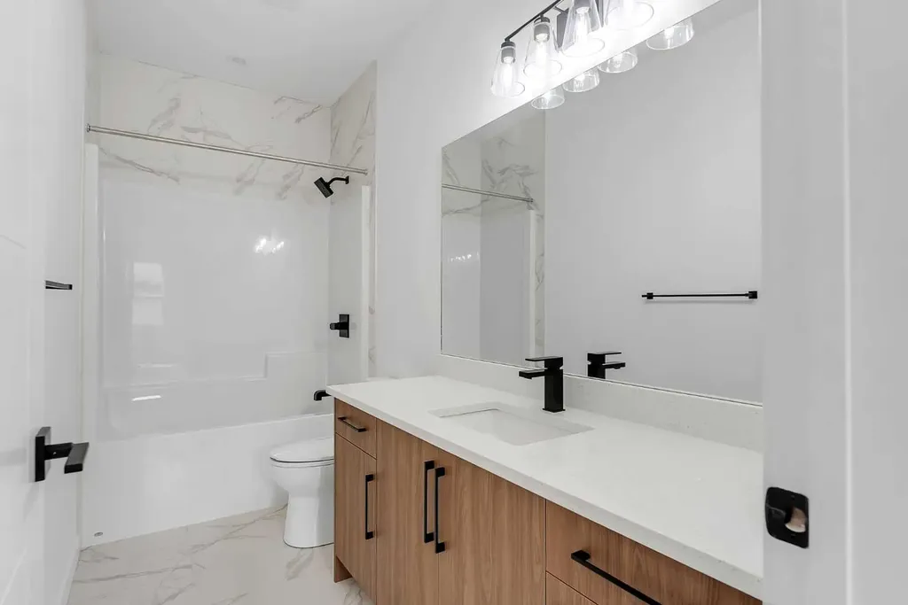 644 Legacy Woods Circle SE Calgary AB T2X 5A8