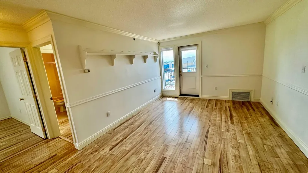 9919 99 Avenue Grande Prairie AB T8V 0R6