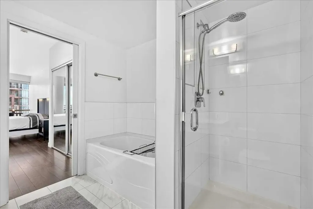 1078 6 Avenue SW Calgary AB T2P 5N6