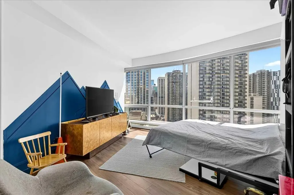 1078 6 Avenue SW Calgary AB T2P 5N6