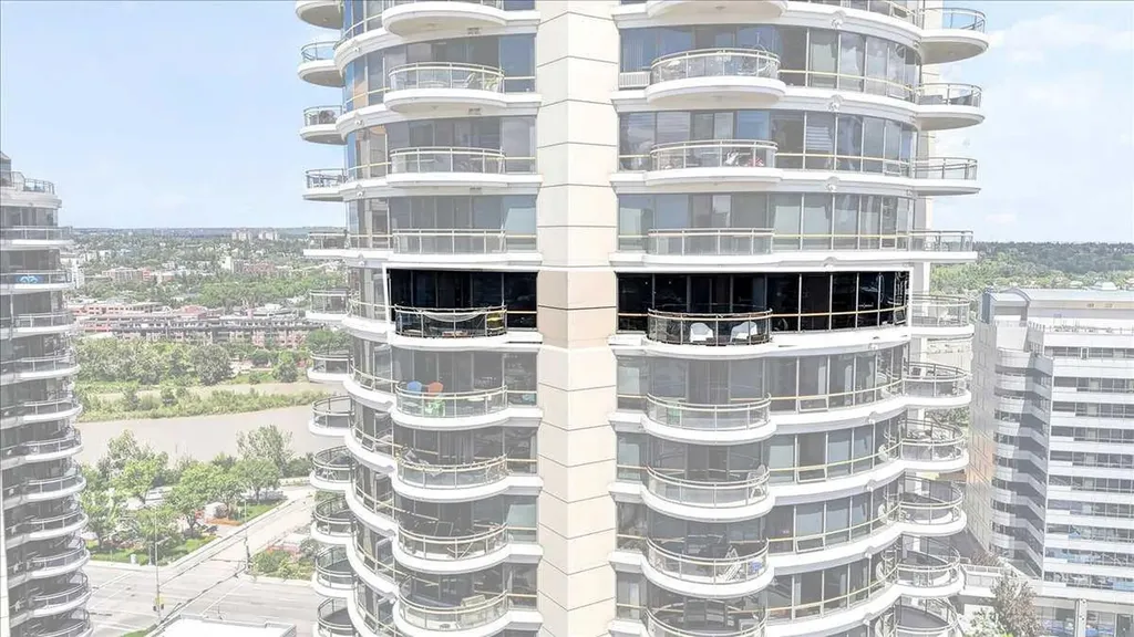 1078 6 Avenue SW Calgary AB T2P 5N6