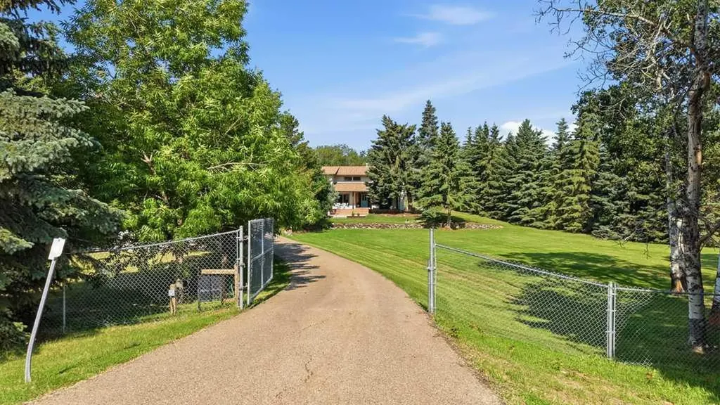 28342 Township Road 384 Rural Red Deer County AB T4S 2B6