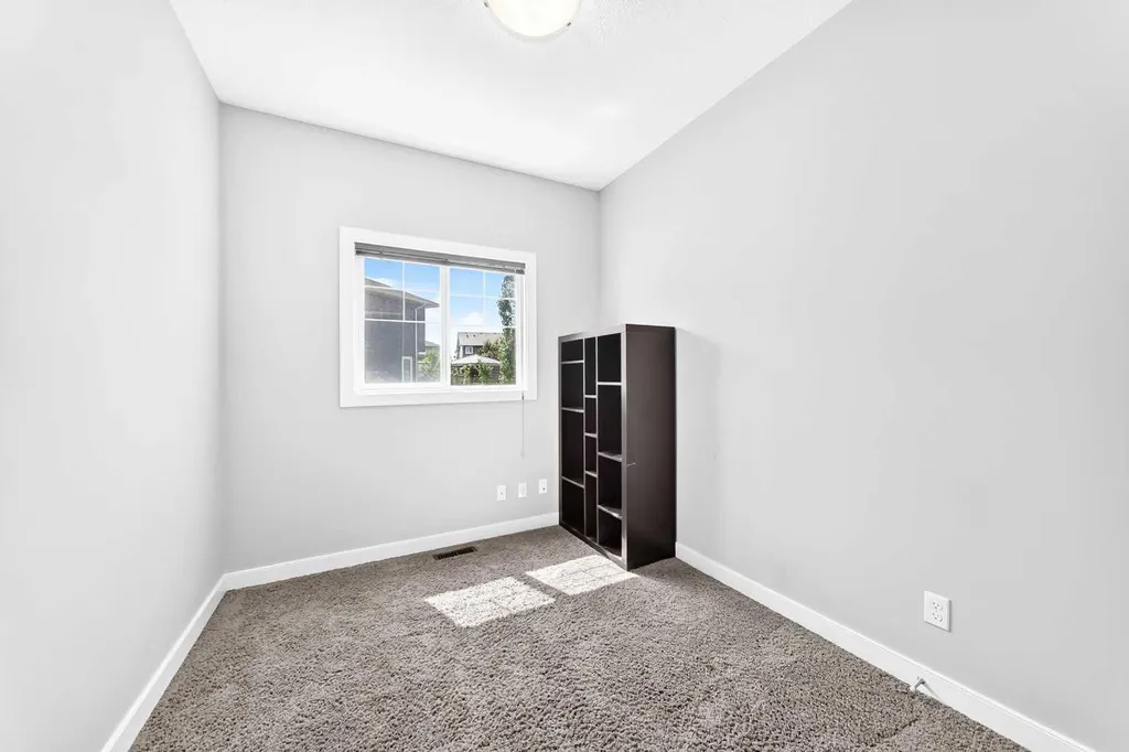 325 Evanspark Gardens NW Calgary AB T3P 0G6
