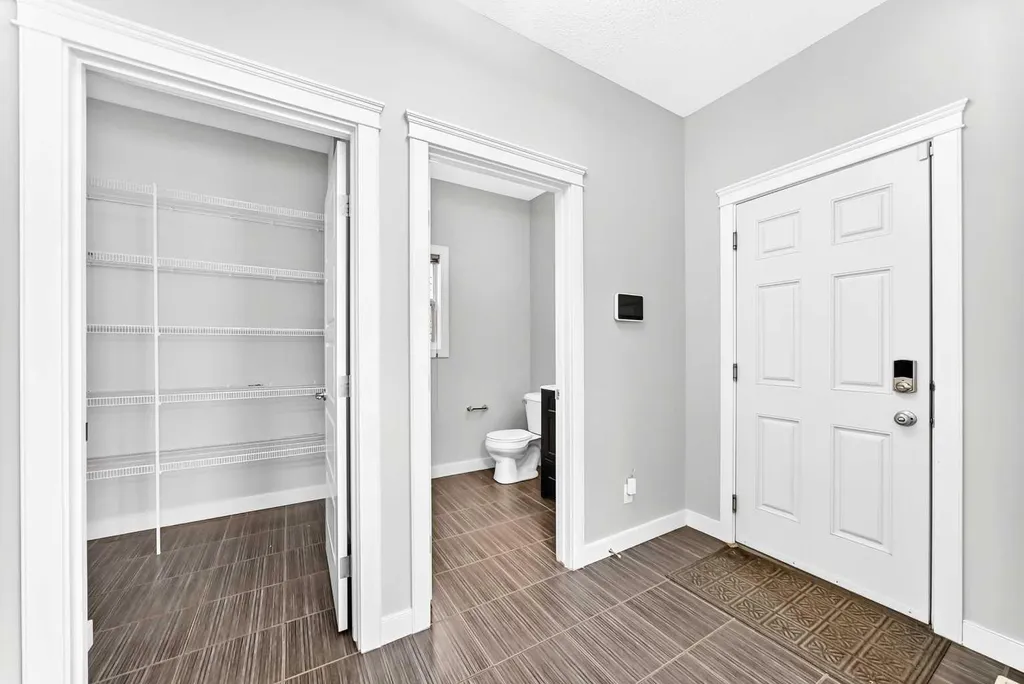 325 Evanspark Gardens NW Calgary AB T3P 0G6