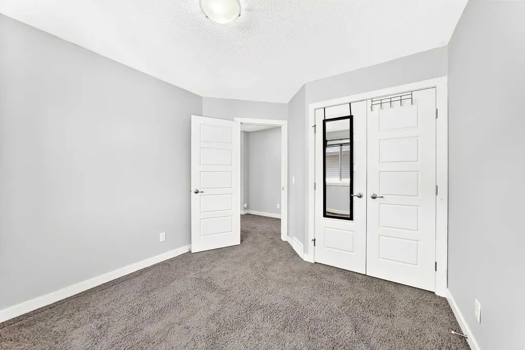 325 Evanspark Gardens NW Calgary AB T3P 0G6