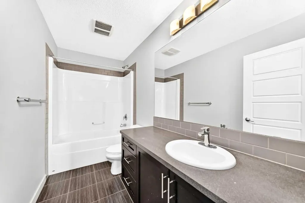 325 Evanspark Gardens NW Calgary AB T3P 0G6
