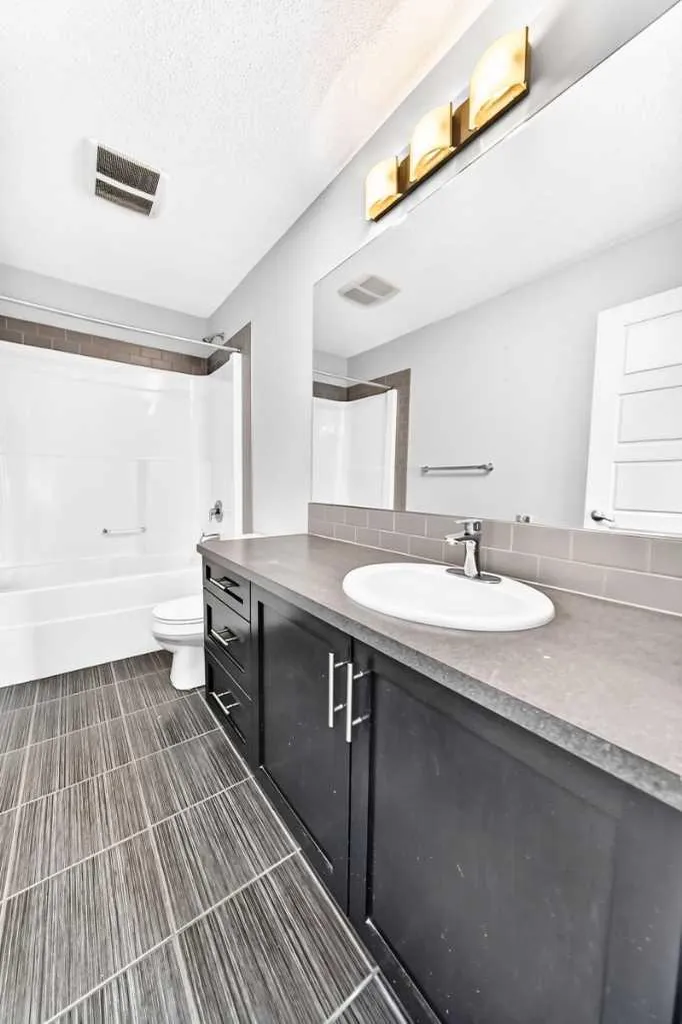 325 Evanspark Gardens NW Calgary AB T3P 0G6