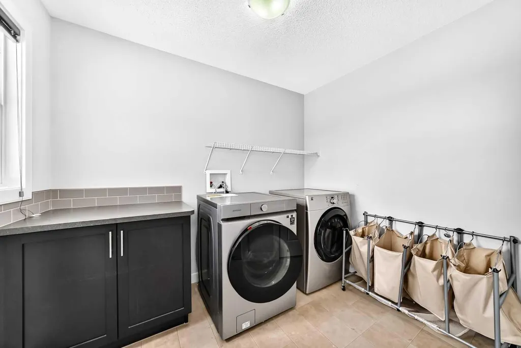 325 Evanspark Gardens NW Calgary AB T3P 0G6