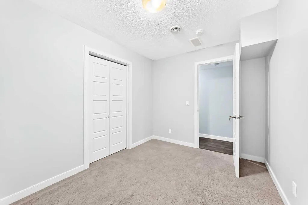 325 Evanspark Gardens NW Calgary AB T3P 0G6