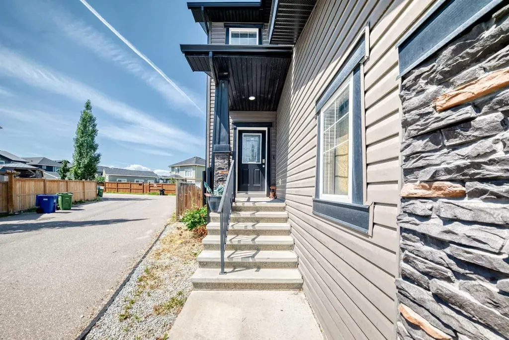 325 Evanspark Gardens NW Calgary AB T3P 0G6