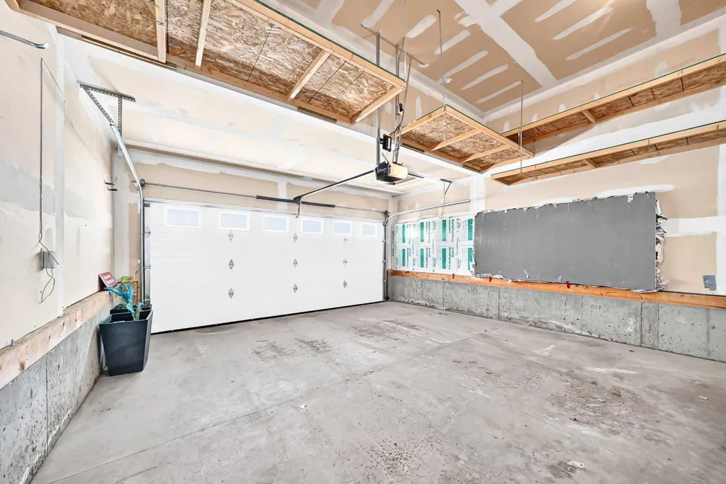 325 Evanspark Gardens NW Calgary AB T3P 0G6