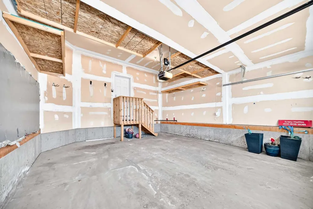 325 Evanspark Gardens NW Calgary AB T3P 0G6
