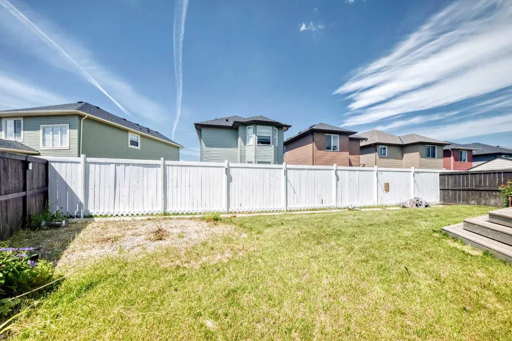 325 Evanspark Gardens NW Calgary AB T3P 0G6