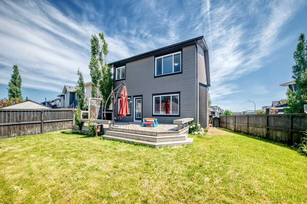 325 Evanspark Gardens NW Calgary AB T3P 0G6