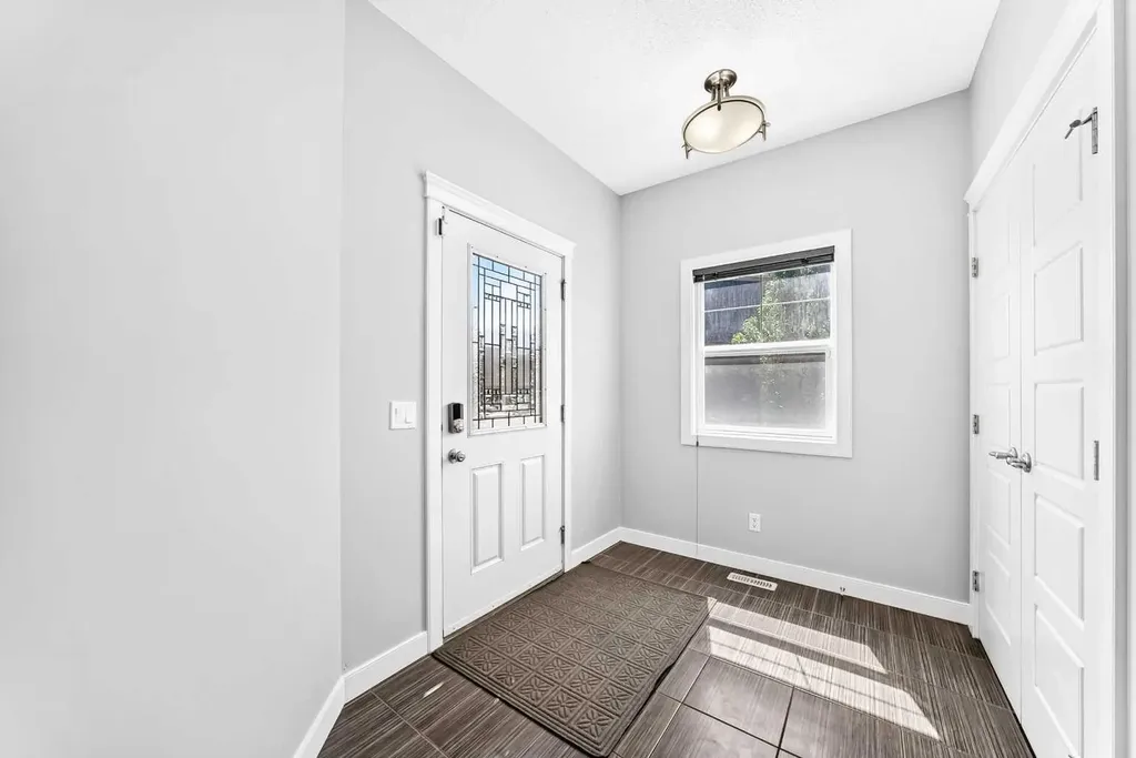 325 Evanspark Gardens NW Calgary AB T3P 0G6