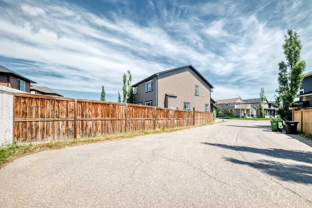 325 Evanspark Gardens NW Calgary AB T3P 0G6