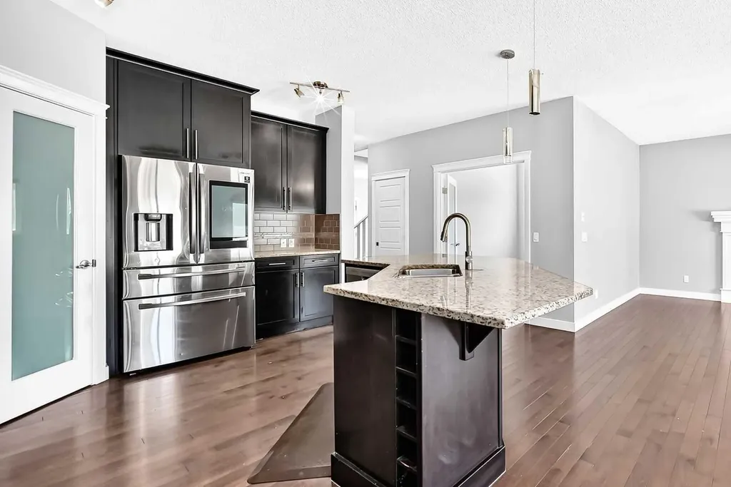 325 Evanspark Gardens NW Calgary AB T3P 0G6