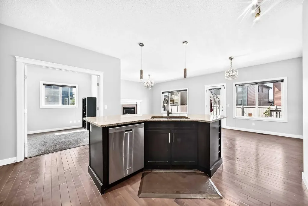 325 Evanspark Gardens NW Calgary AB T3P 0G6